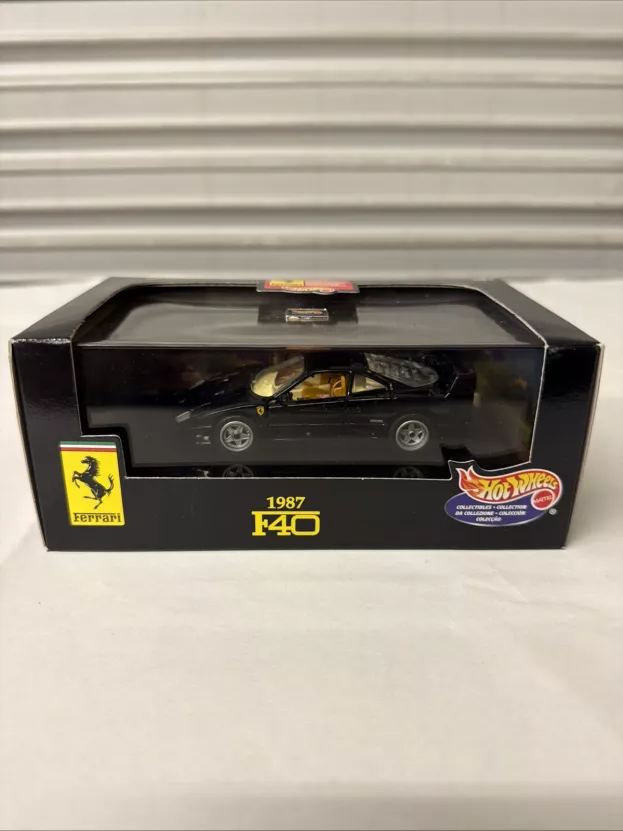 Hot Wheels Ferrari F40 1987 1:43 22166