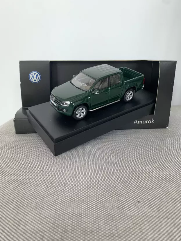 Minichamps Volkswagen Amarok Pick-up 2010 1:43 2H7099300A6M