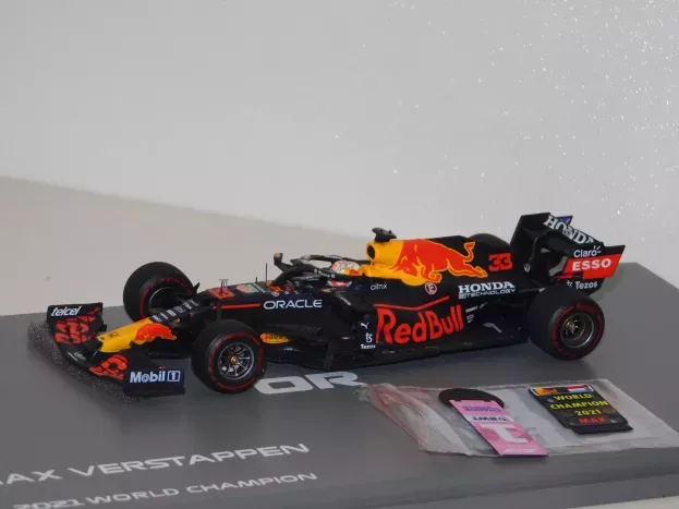 Spark Red Bull F1 Rb16b Honda Ra620h Team Red Bull Racing N 33 Winner Abu Dhabi Gp With Pit Board Max Verstappen 2021 World Champion 1:43 S7861