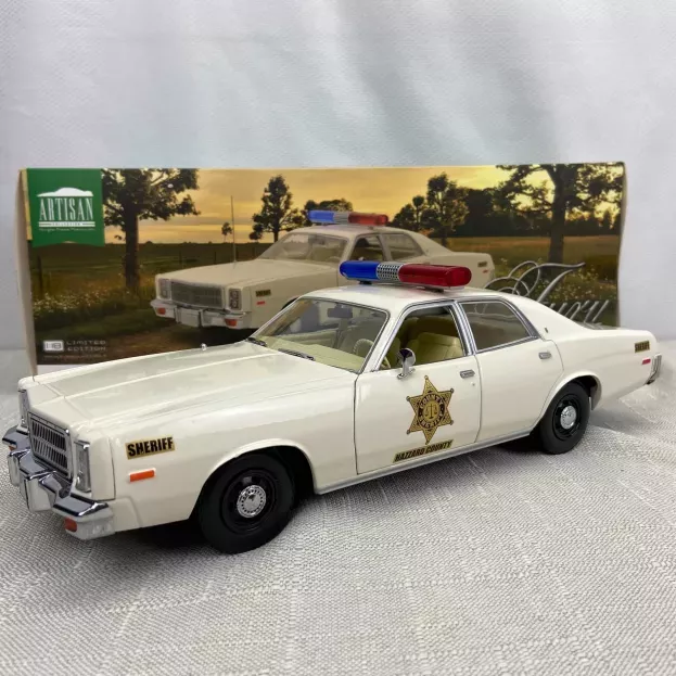 Greenlight Plymouth Fury Hazzard Police Rosco Patrol Car 1977 1:18 19055