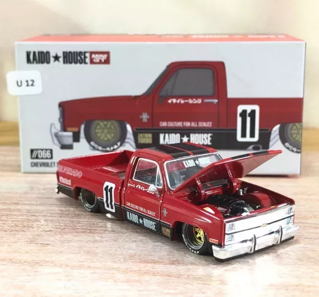 Mini-GT Chevrolet Silverado Pick-up Kaido House K1 N 11 Racing 2003 1:64 KHMG066