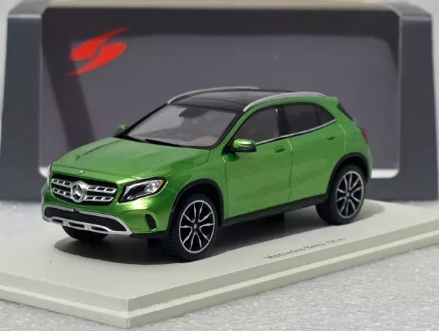 Spark Mercedes Gla-class 250 2017 1:43 SDC026