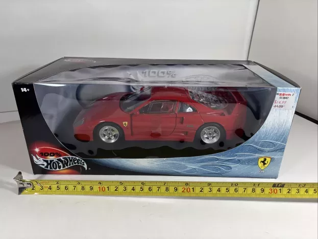 Hot Wheels Ferrari F40 1987 1:18 23911