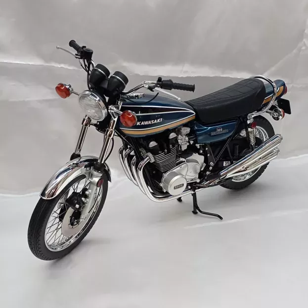 Autoart Kawasaki 900 Super 4 Z1 1977 1:6 6003