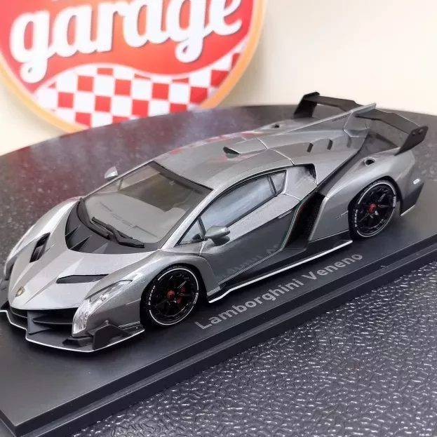 Kyosho Lamborghini Veneno 2013 1:43 05571GRW