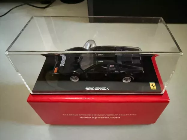 Kyosho Ferrari 512bbi 1982 1:43 05012BK