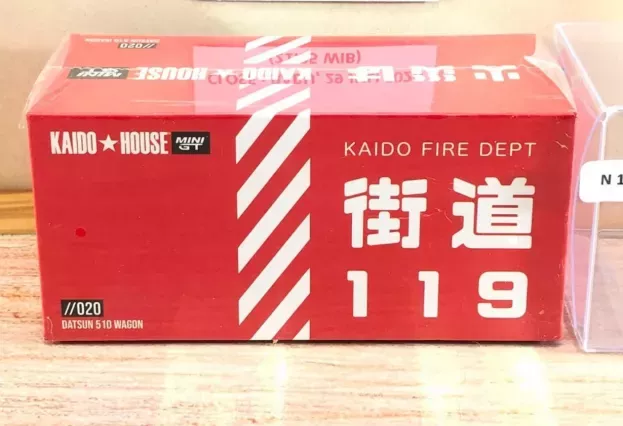 Mini-GT Datsun 510 Kaido House Fire Engine Sw Station Wagon 1972 1:64 KHMG020