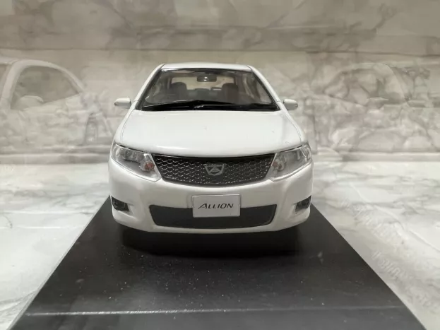 Kyosho Toyota Allion early 2001 1:43 03635W