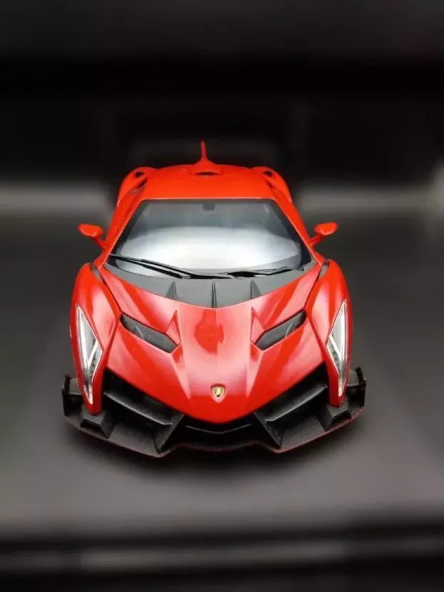 Kyosho Lamborghini Veneno 2013 1:18 09501RM