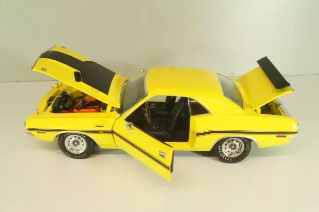 Greenlight Dodge Challenger R t 383 Magnum Ncis 1970 1:18 12845