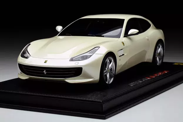 BBR Ferrari Gtc4 Lusso 2016 1:18 P18129B