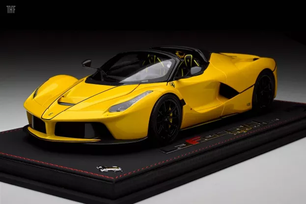 BBR Ferrari Laferrari Aperta Spider 2016 1:18 BBR182230