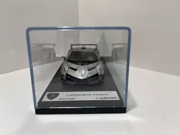Looksmart Lamborghini Veneno Geneve Motorshow 2013 1:43 LS409A