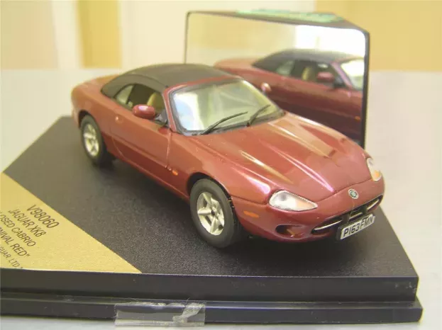 Vitesse Jaguar Xk8 Cabriolet 1998 1:43 V98060