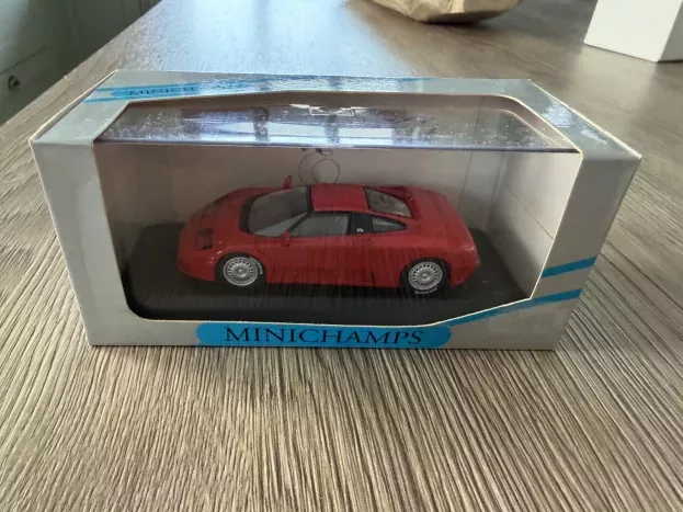 Minichamps Bugatti Eb110 1994 1:43 430102112