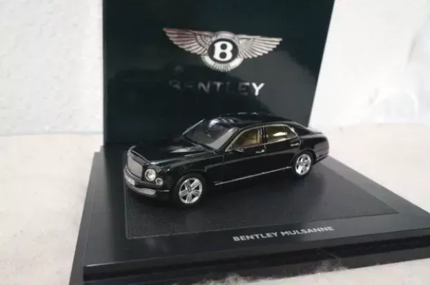 Minichamps Bentley Mulsanne 4-door 2010 1:43 MULSANNE