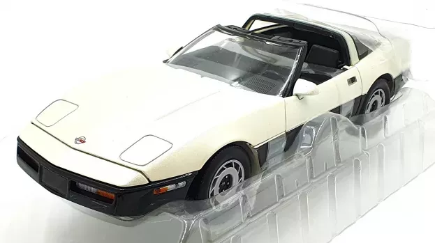Greenlight Chevrolet Corvette C4 Coupe 1986 Malcom Konner Commemorative Edition 1:18 13632