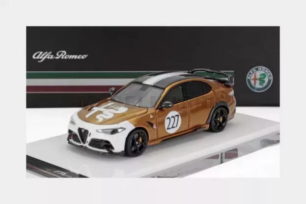 Motorhelix Alfa Romeo Giulia Gtam N 227 Racing 2021 1:64 MH64009G