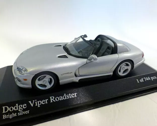 Minichamps Dodge Viper Cabriolet 1993 1:43 430144034