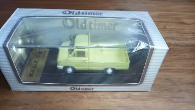 Kyosho Nissan Datsun Cablight Pick-up 1966 1:43 43101B