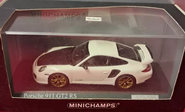 Minichamps Porsche 911 997-2 Gt2 Rs 2010 Gold Wheels 1:43 400069406
