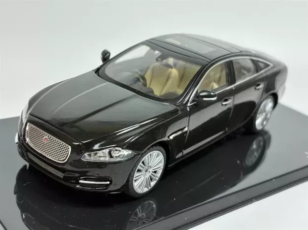 IXO Models Jaguar Xj 2010 1:43 50JDCAXJ