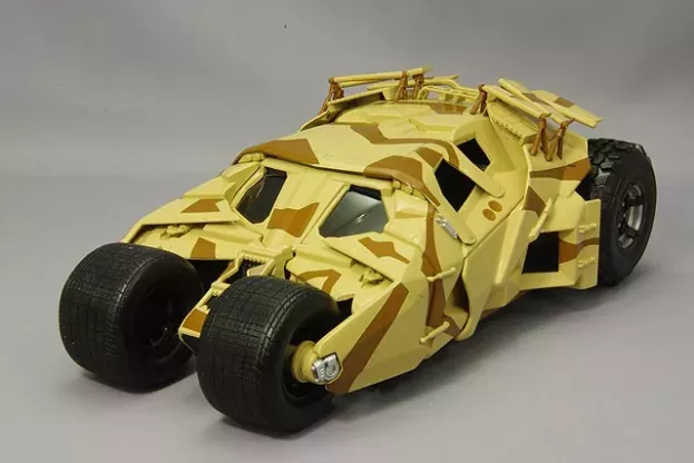 Hot Wheels Batman Batmobile The Dark Knight Rises Camouflage Tumbler 2008 1:18 BCJ76