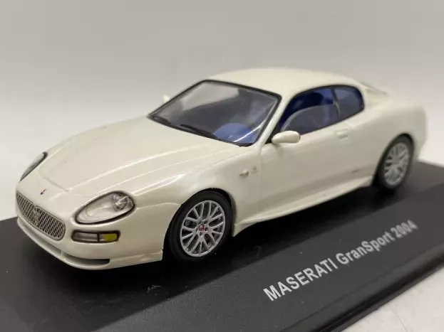 IXO Models Maserati Gransport 2004 1:43 MOC042