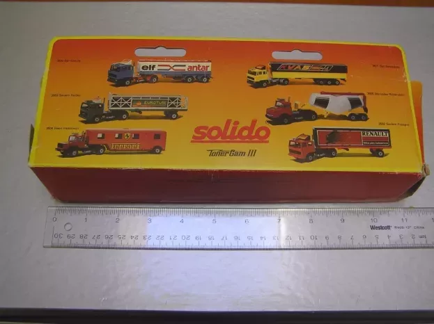 Solido Iveco Truck Motoroom Ferrari Camper 1:64 3504