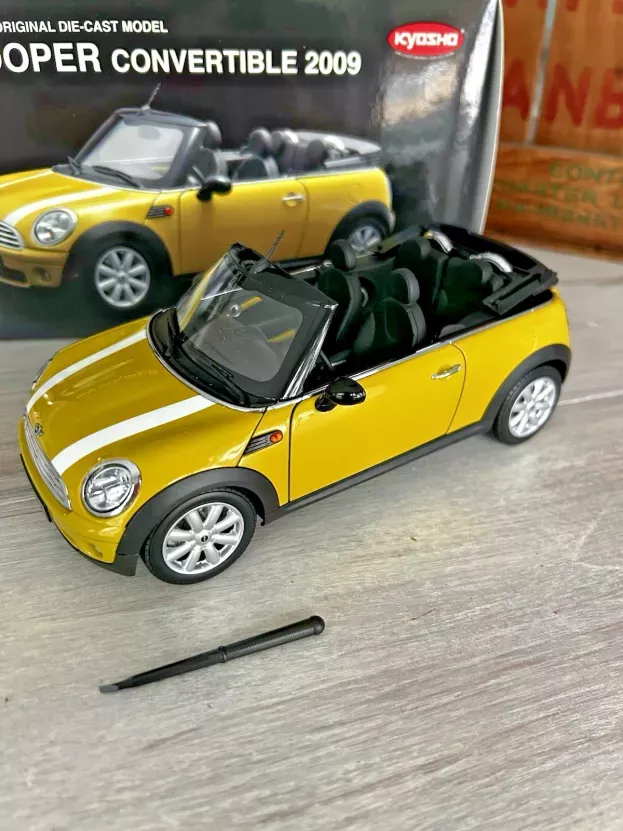 Kyosho Mini Cooper Cabriolet r57 2009 1:18 08749Y