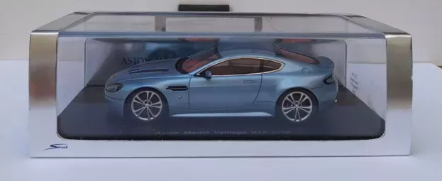 Spark Aston Martin Vantage V12 2009 1:43 S2164