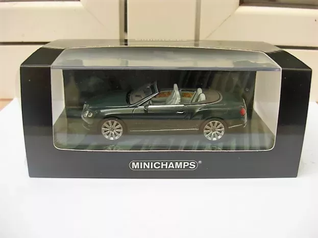 Minichamps Bentley Continental Gtc 2011 1:43 436139060