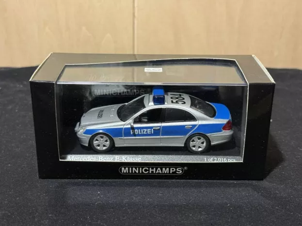 Minichamps Mercedes E-class 2002 Hamburg Polizei Police N 584 1:43 31590