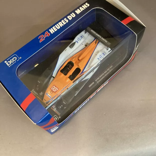 IXO Models Aston Martin Amr-one Team Aston Martin Racing Gulf N 007 Press 24h Le Mans 2011 1:43 LMM200