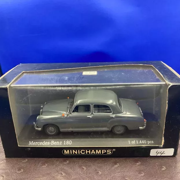 Minichamps Mercedes 180 w120 1955 1:43 033107