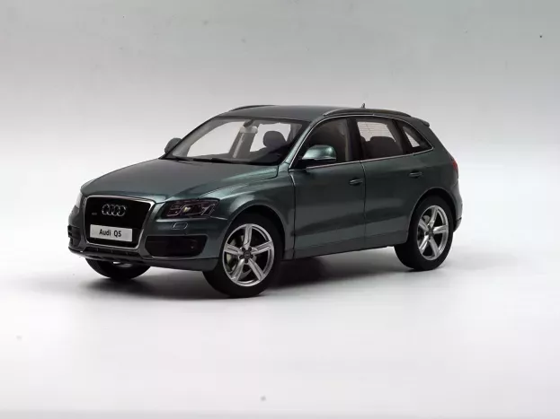 Kyosho Audi Q5 2.0t Quattro 2008 1:18 09241GR