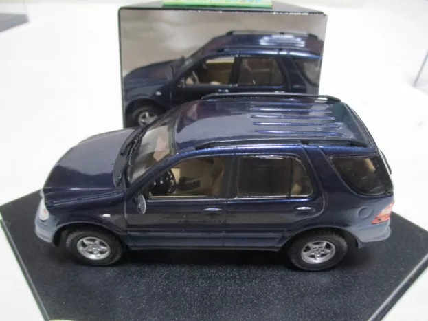 Vitesse Mercedes M-class Ml320 1999 1:43 VMC99013