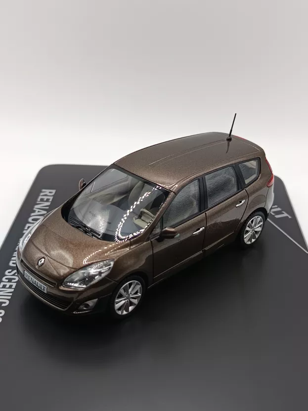 Schuco Renault Gran Scenic 2009 1:43 426830