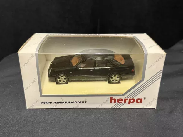 Herpa Mercedes E-class E320 Brabus 2000 1:43 70478