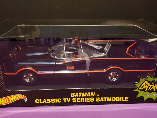 Hot Wheels Batman Batmobile 1966 1:18 W1171