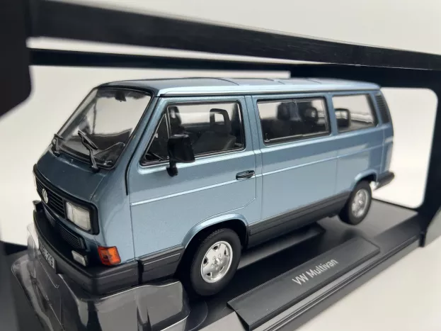 Norev Volkswagen Multivan 1990 1:18 188544