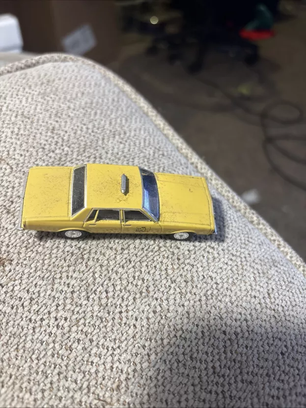 Greenlight Chevrolet Impala Taxi 1981 1:64 44990C