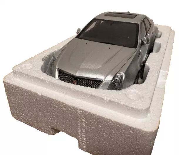 Kyosho Cadillac Cts-v 4-door 2009 1:18 G002S