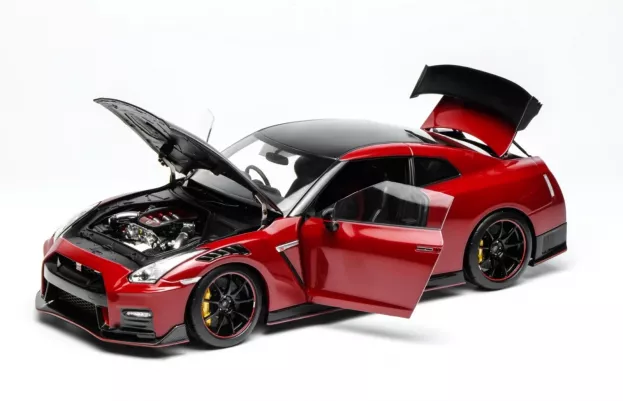 Motorhelix Nissan Gt-r r35 Nismo Coupe 2022 1:18 M83527
