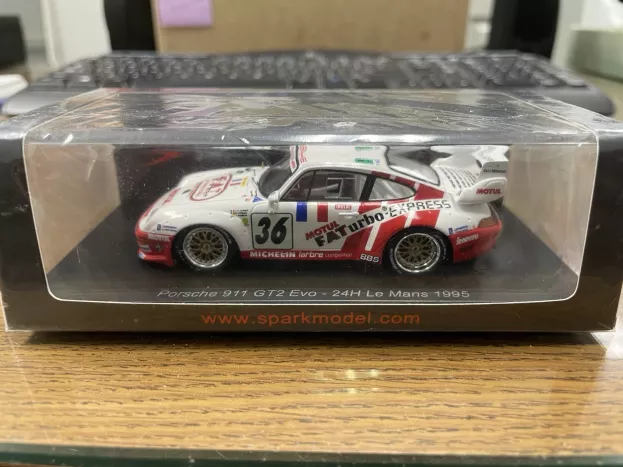 Spark Porsche 911 993 Gt2 Evo 3.6l Turbo Team Societe Larbre Competition N 36 24h Le Mans 1995 J.pareja J.p.jarier E.comas 1:43 S4445