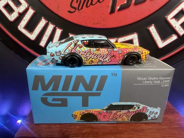 Mini-GT Nissan Skyline Kenmeri Liberty Walk Rhd 1973 1:64 MGT00698-R