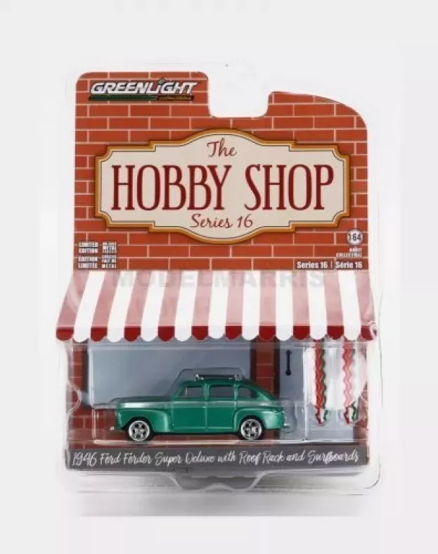 Greenlight Ford Fordor Super Deluxe With Surfboard 1946 1:64 97160A