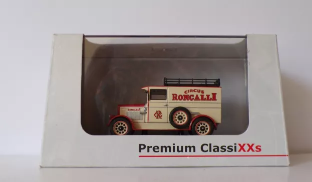 Premium Classixxs Phanomen Granit 25 Van Circus Roncalli 1:43 11552