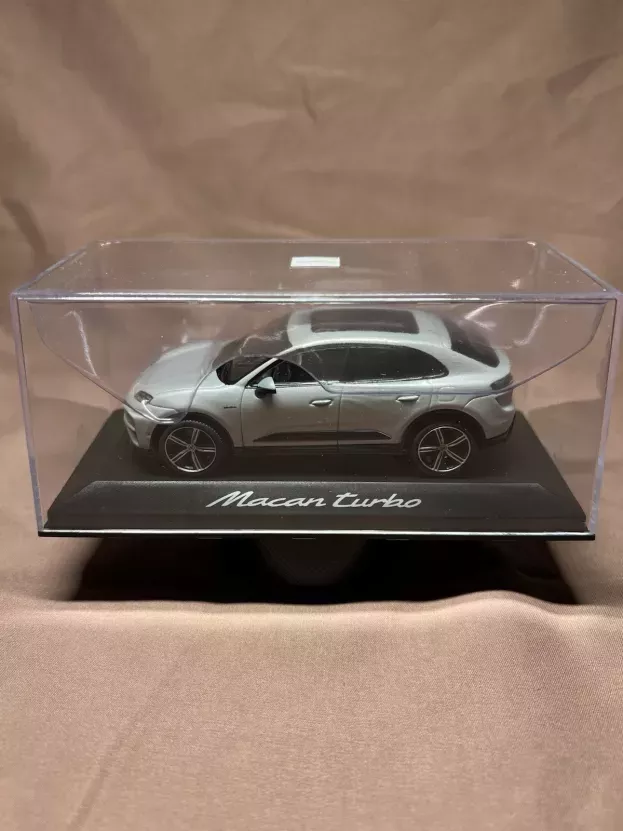 Solido Porsche Macan Turbo h2 2024 1:43 WAP0200700RMAT