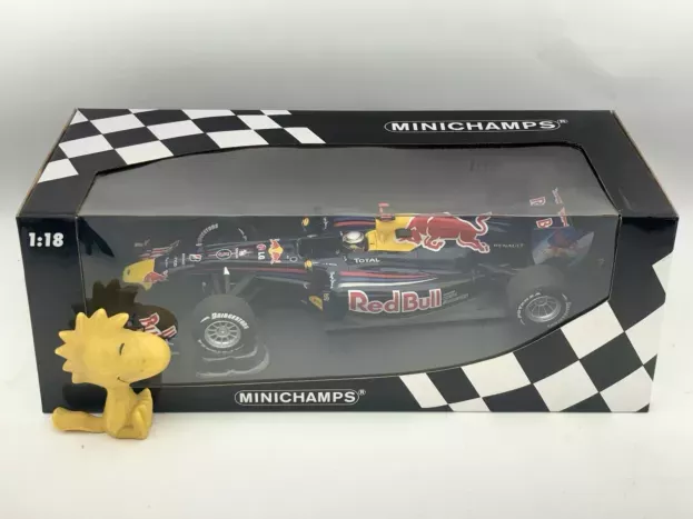 Minichamps Red Bull F1 Rb6 N 5 Season Sebastian Vettel Season 2010 World Champion 1:18 110100005